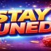 Scritta STAY TUNED su sfondo casino online con slot, fiches e monete, teaser RedWin marzo 2026